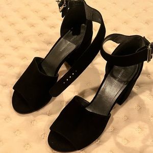 Beautiful suede sandal with block heel size 8